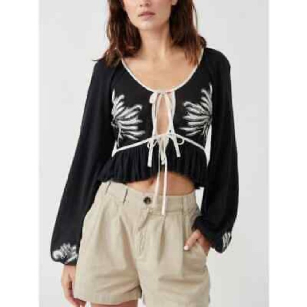 NWT Free people LOOKOUT top